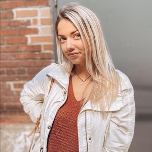 Meet your posher, Maria